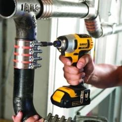 DeWALT Drill/Driver And Impact Driver Combo Kit - Cordless - 20 V -ToolPro Sales Store 00275483d L