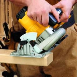DeWalt 20-Volt 6 1/2-in Cordless Circular Saw - 5150 RPM - 50° Bevel Capacity - Bare Tool - (battery Not Included) -ToolPro Sales Store 00275733c L