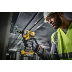DEWALT 20V MAX Brushless Cordless 1/4 In. Impact Driver With DEWALT POWERSTACK Compact Battery